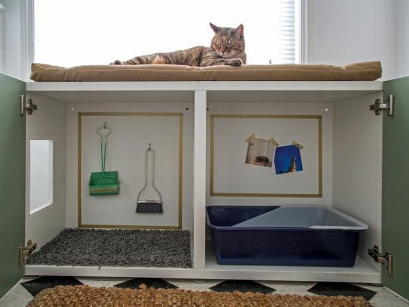 Cabinet-inspired Kitty Litter Station