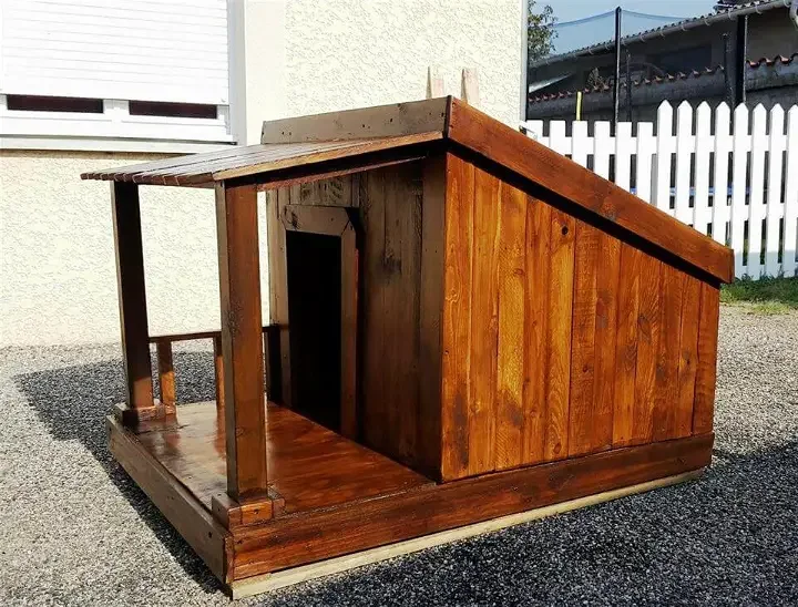 Stained-Pallet-Dog-House-with-Veranda